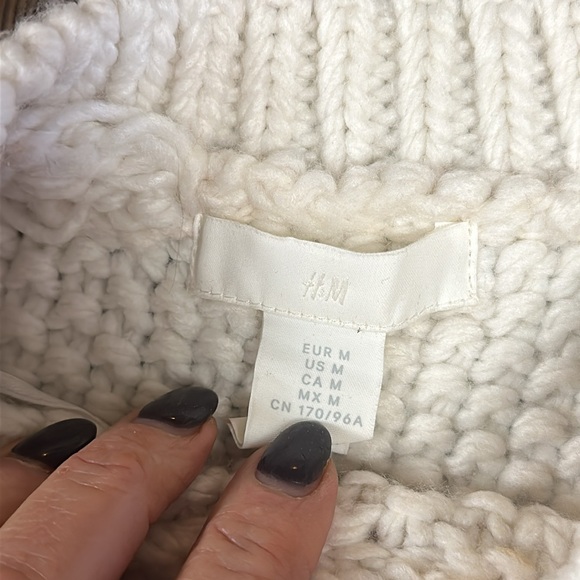 H&M Cream Knit Vest - Picture 3 of 8